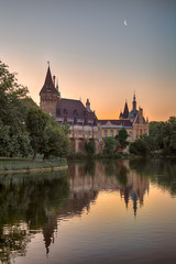 Fototapeta na wymiar Vajdahunyad Castle at daybreak, Budapest