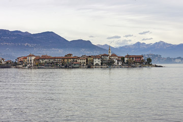 Fototapeta na wymiar Isole Borromee (isola Madre, Isola Bella, Isola dei Pescatori), lago maggiore, Italia