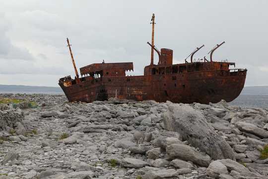 Wrack Bilder – Durchsuchen 106,304 Archivfotos, Vektorgrafiken und ...