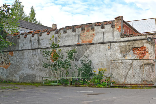 East wall of the Noykhauzen lock