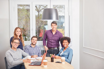 Studenten als multikulturelles Business Team