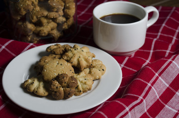 black coffee and sasemi cookie