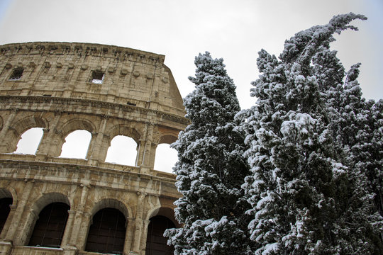 Colosseum and Fori imperiali, snow in Rome 