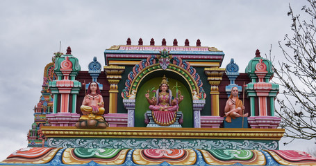 Figuren an der Pforte zu einem Hindu-Tempel