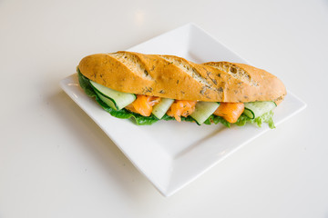sandwich on a square plate