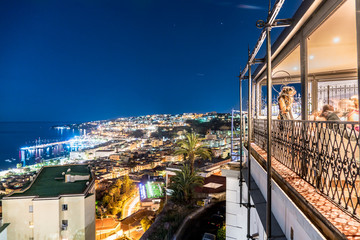 Napoli dall'alto di notte