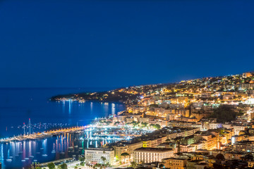 Napoli dall'alto di notte