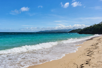 Fototapeta na wymiar Ilig Iligan idyllic beach in Boracay, Philippines