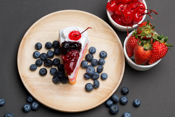 piece of cake and mix berry