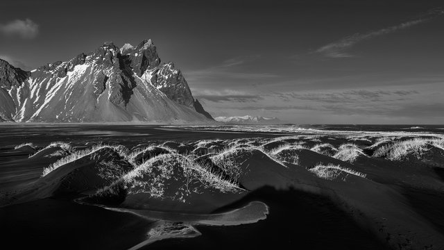 Fototapeta Vestrahorn Mountain and black sand beach in southern Iceland