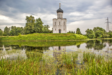 Fototapeta na wymiar Bogolyubovo. The Church of the Intercession on the Nerl. Gold ring. Russia