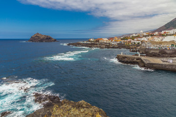 Fototapeta na wymiar Blick auf das Küstenstädtchen Garachico auf der Kanareninsel Teneriffa