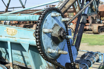 Lubricated salidolom chain chain transmission. Elements of agricultural machinery.