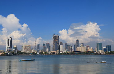 Fototapeta na wymiar Mumbai Bombay downtown skyscraper cityscape India