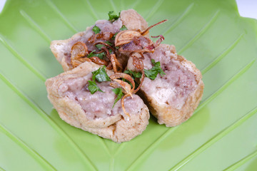 Indonesian street food : stuffed soybean cake