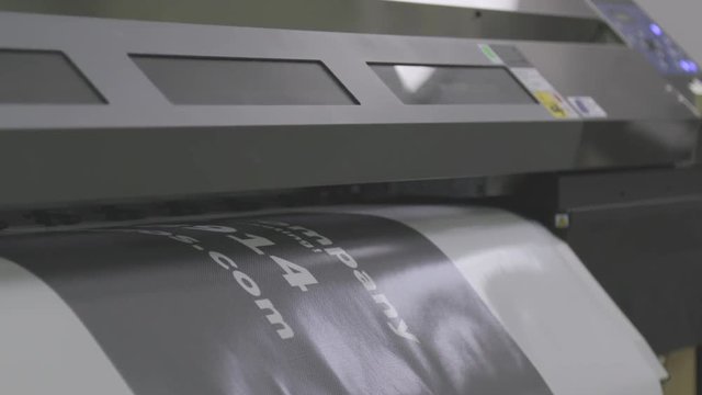 Large Format Printer - Printing on Wide Vinyl