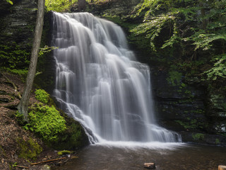 Fototapeta na wymiar Waterfall in Bushkill Park, PA