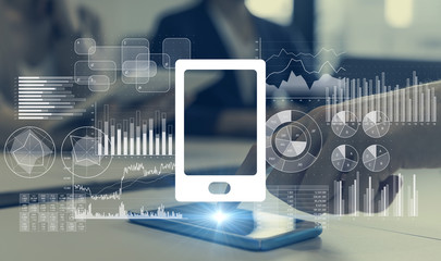 モバイルアプリ © metamorworks