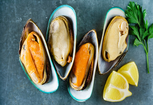 steamed sea mussels