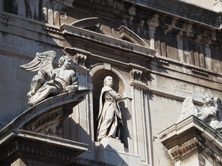 サン・ベネデット教会の彫像　カターニア　シチリア　イタリア