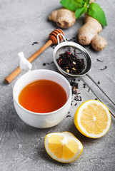 Tea with lemon and mint