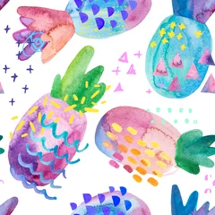  Grappige kleurrijke ananassen met aquareltextuur en tekenelementen © Tanya Syrytsyna