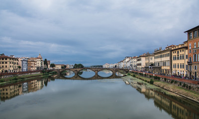 Fototapeta na wymiar Bridge Over the Arno River