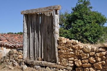 Puerta sin casa en Calatañazor