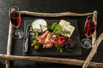 Fotobehang オードヴルセット　Ham and cheese and wine © norikko