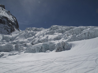 S&eacute;racs dans la vall&eacute;e blanche &agrave; Chamonix