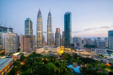 Papier Peint photo Kuala Lumpur Paysage urbain de Kuala Lumpur Panorama au lever du soleil. Image panoramique du gratte-ciel à Kuala Lumpur, Malaisie horizon à l& 39 aube.