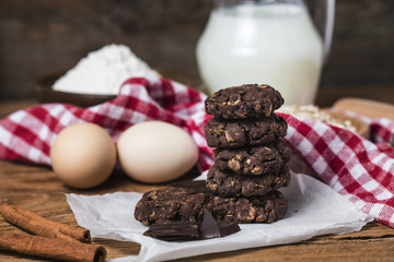 Oat cookies with chocolate