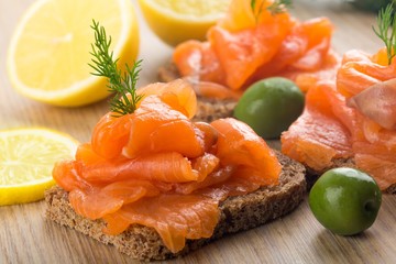 Smoked salmon snacks