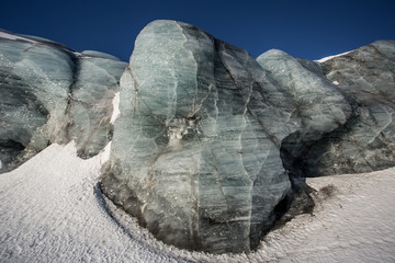 Lodowcowy krajobraz u progu wiosny © blackspeed