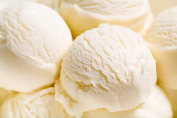  Vanilla Ice Cream Scoops © BillionPhotos.com