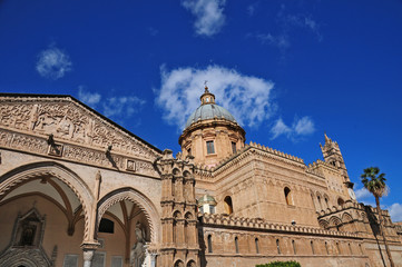 Fototapeta na wymiar La cattedrale di Palermo - Sicilia