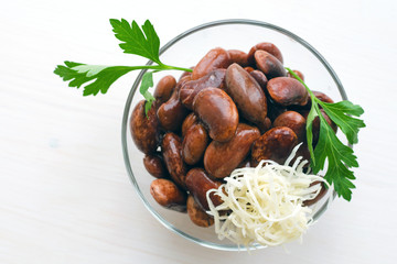 canned beans with horse-radish and parsley