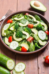 Avocado salad with tomatoes