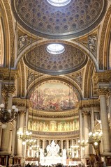 Fototapeta na wymiar Eglise de la Madeleine à Paris