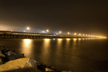 Fototapeta na wymiar Berkley Bridge at night with lights