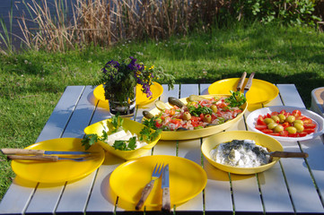 Breakfast in forrest