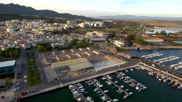 Drone en San Carlos de la R&aacute;pita​​​ /Sant Carles de la R&agrave;pita, localidad costera situada en la comarca del Montsi&aacute; (provincia de Tarragona, Catalu&ntilde;a). Video aereo con Dron