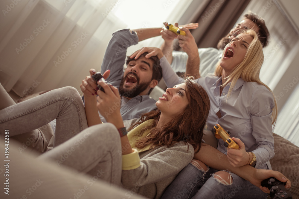 Wall mural friends playing video games