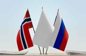 Flags of Norway and Russia with a white flag in the middle