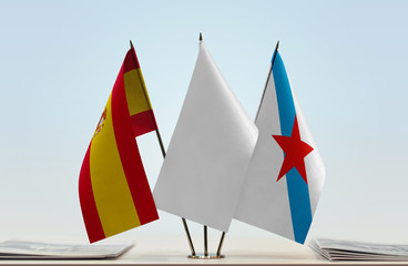 Flags of Spain and Galician nationalism with a white flag in the middle