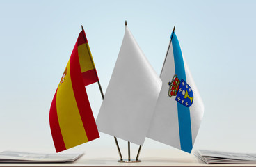 Flags of Spain and Galicia SP with a white flag in the middle