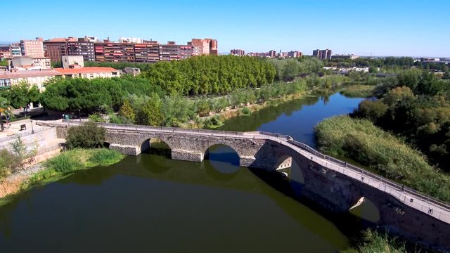 Drone en Talavera de la Reina  ciudad de España, en la provincia de Toledo, comunidad autónoma de Castilla La Mancha. Video aereo con Dron