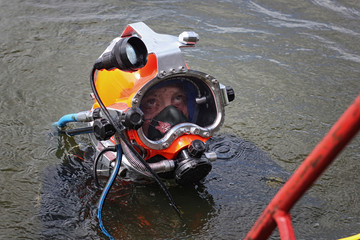 Obraz premium military diver for his work portrait