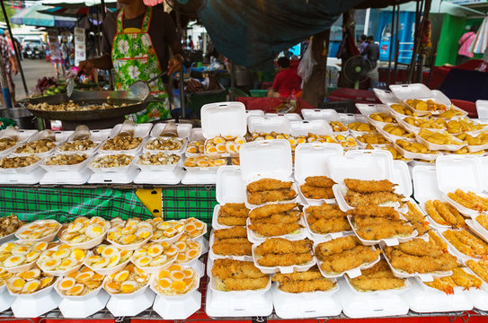 Local thai food in Chatuchak Weekend Market