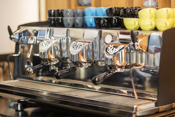 coffee machine makes two coffee with coffee beans